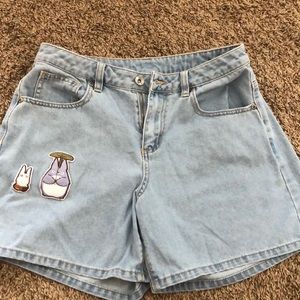 Hot topic /totoro embroiled/ Jeans short size 7